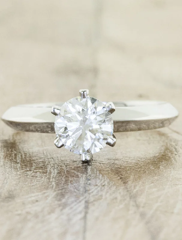 Rasa - Moissanite