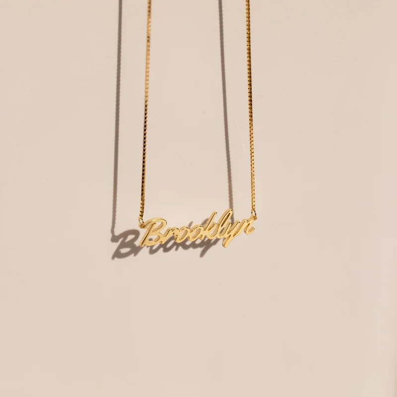 Casella Name Necklace in Box Chain