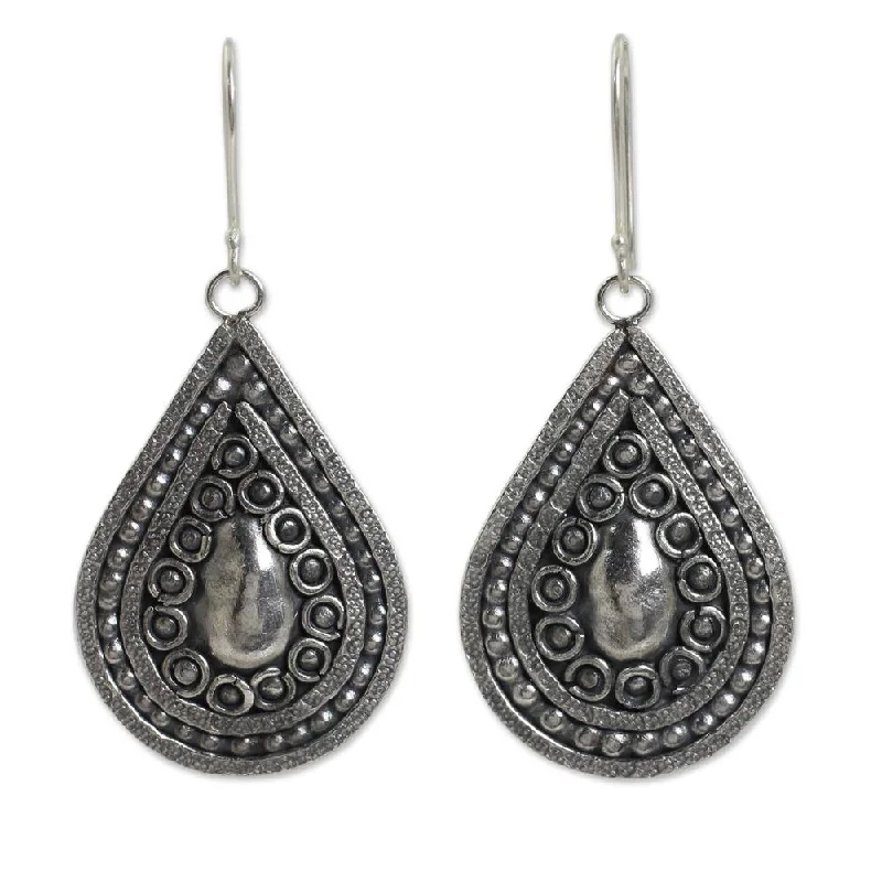 Handmade Silver 'Thai Dew' Dangle Earrings (Thailand)