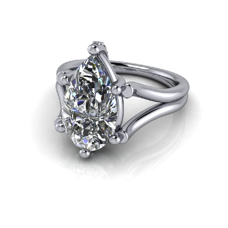 Azalea No. 1 Moissanite Ring