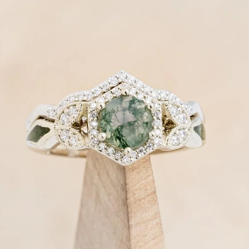 "LUCY IN THE SKY" PETITE - ROUND CUT MOSS AGATE ENGAGEMENT RING WITH DIAMOND HALO, MOSS INLAYS AND A DIAMOND TRACER